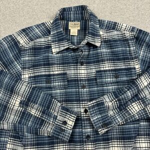 LL Bean Chamois Shirt‎ Mens Medium Traditional Fit Navy Blue Plaid 277981